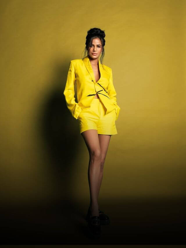 Poonam Pandey (7) (1)